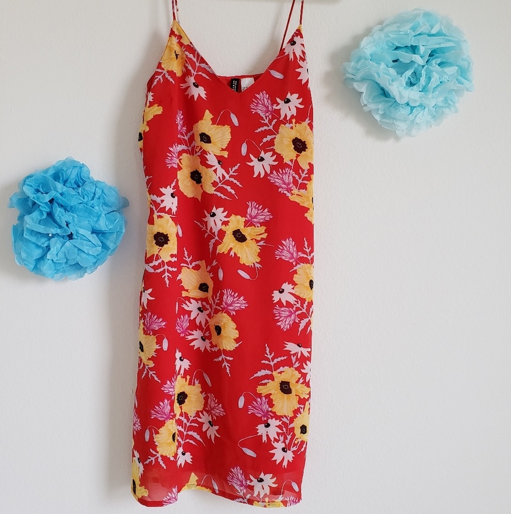 H&M Divided | Red Floral Dress - Size 4 - NWOT